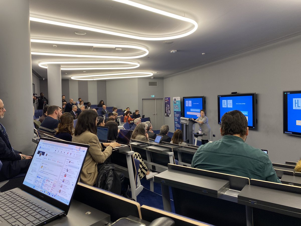 Pr <a href="/corinnelepage/">Corinne Lepage</a> le terme  « transition énergétique » n’est pas adapté : on ne sait pas où on va alors que la transition part d’un point A vers un point B. Et il y a urgence alors qu’une transition s’inscrit dans la durée. 
C’est une grande #transformation, ici et maintenant.