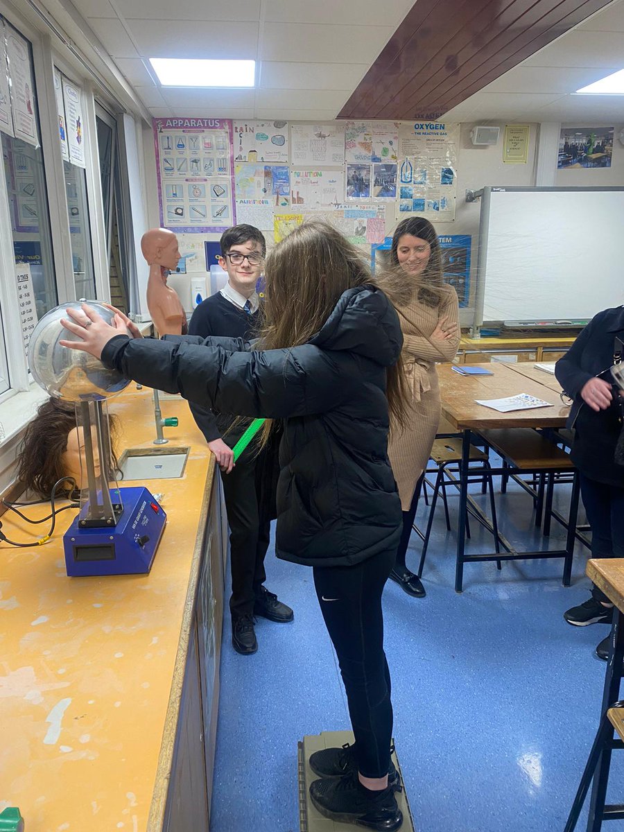 brannockscience's tweet photo. Thank you to the parents and P7 pupils who attended the information evening last night. It was fantastic to meet so many enthusiastic young people. Thanks also to our wonderful DYW champions for coming along and highlighting some of the amazing things going on in the faculty 😊 https://t.co/7lgN62FMxx