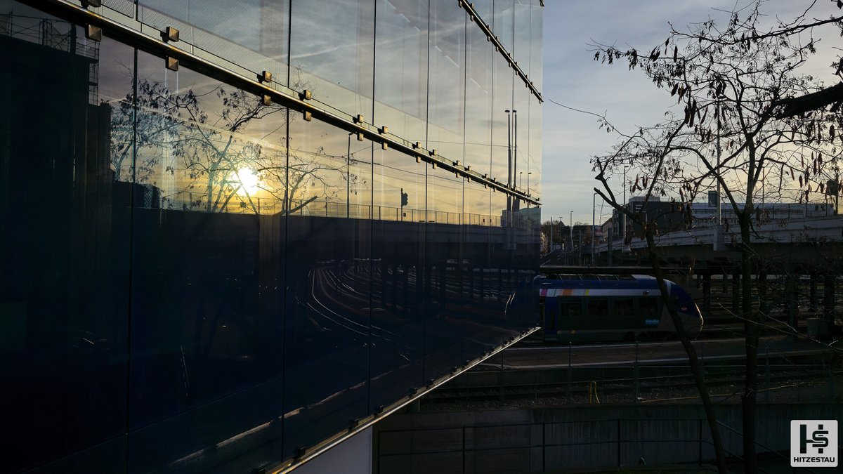 #picoftheday #photooftheday #imageoftheday

Sunset Reflections

#SamsungGalaxyS23Ultra #Samsung #photography #mobilephotography #smartphonephotography