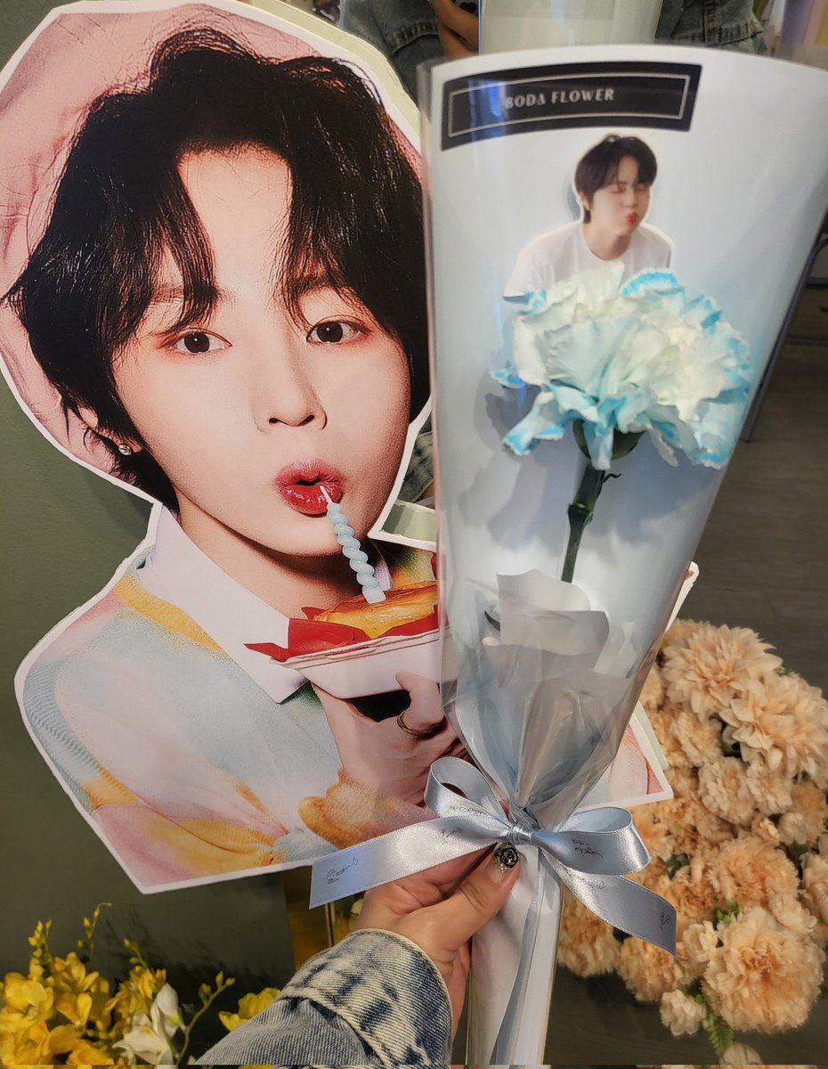 seng_cloud0322's tweet photo. 하늘의 심장 하성운 💜
따스한 봄날 성운날 성운시 💙
하성운 서른번째 생일 축하해  💛 https://t.co/i9gyY3jvGe