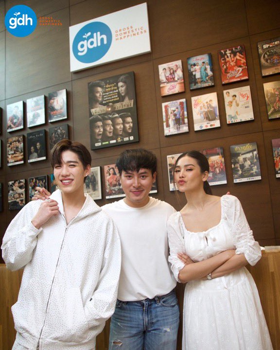 adorekrit's tweet photo. DIRECTED BY P’BOSS KUNO MY LIFE IS COMPLETEEEEEEE https://t.co/GXN2HgEhYH