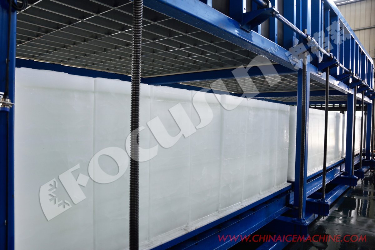 emonum328's tweet image. #Focusun Machine industrielle à glace en barre, capacité 30 tonnes par jour ;
#fabriquedeglace #icemachinefactory #barredeglace  #painsdeglace #blocdeglace #glaceenbloc #glaçonenbarre #glaçonenbloc #machineaglace #blockicemachine #iceblockmachine #icemachines #icemakers