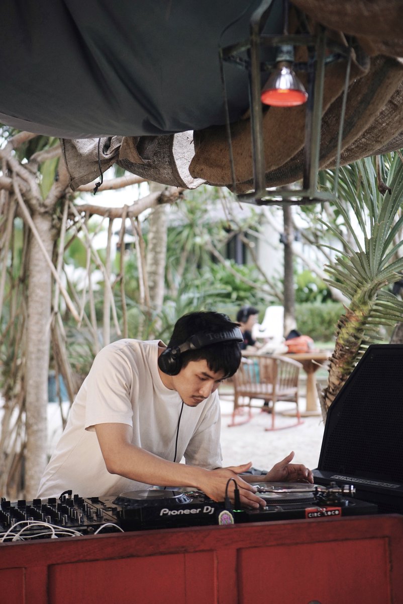 _nuttnaii's tweet photo. Baba playlist 🌊🌅 🎶
 -music lovers hotel-
.
.
📸 @jah_best 
.
.

#djs #dj #music #djlife #party  #housemusic #techno #dance #producer #djing  #electronicmusic #techhouse #deephouse #djlifestyle #house #club #pioneerdj #newmusic #radio  #nightlife #rave #artist #musicproducer https://t.co/2y7H3dqRAL