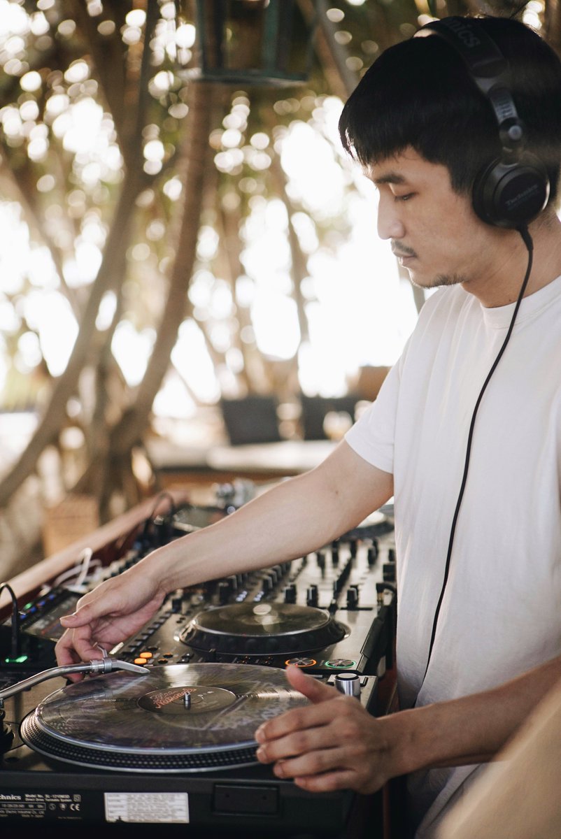 _nuttnaii's tweet photo. Baba playlist 🌊🌅 🎶
 -music lovers hotel-
.
.
📸 @jah_best 
.
.

#djs #dj #music #djlife #party  #housemusic #techno #dance #producer #djing  #electronicmusic #techhouse #deephouse #djlifestyle #house #club #pioneerdj #newmusic #radio  #nightlife #rave #artist #musicproducer https://t.co/2y7H3dqRAL
