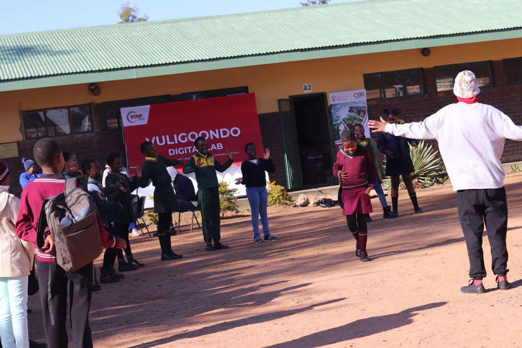 Geekulcha's tweet image. Throwback to the Youth ICT and Business VacWork in Mpumalanga. 

The VacWork focused on AgriTech. After the VacWork the learners were given vouchers to start their own small gardens at home 🥹🔥

#gkVacWork
#AgriTech