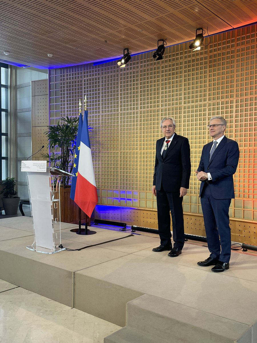 beschabo's tweet photo. Congrats to Alain Dehaze for being recognized as ‘Chevalier de la Légion d’Honneur’ 🇫🇷. A recognition of Alain’s, the Team’s and the Industry’s contribution to #SocialInnovation, #EmploymentSolutions, #Jobs. Félicitations! @AdeccoGroup #MakingTheFutureWorkForEveryone https://t.co/5kYJkPBkRW