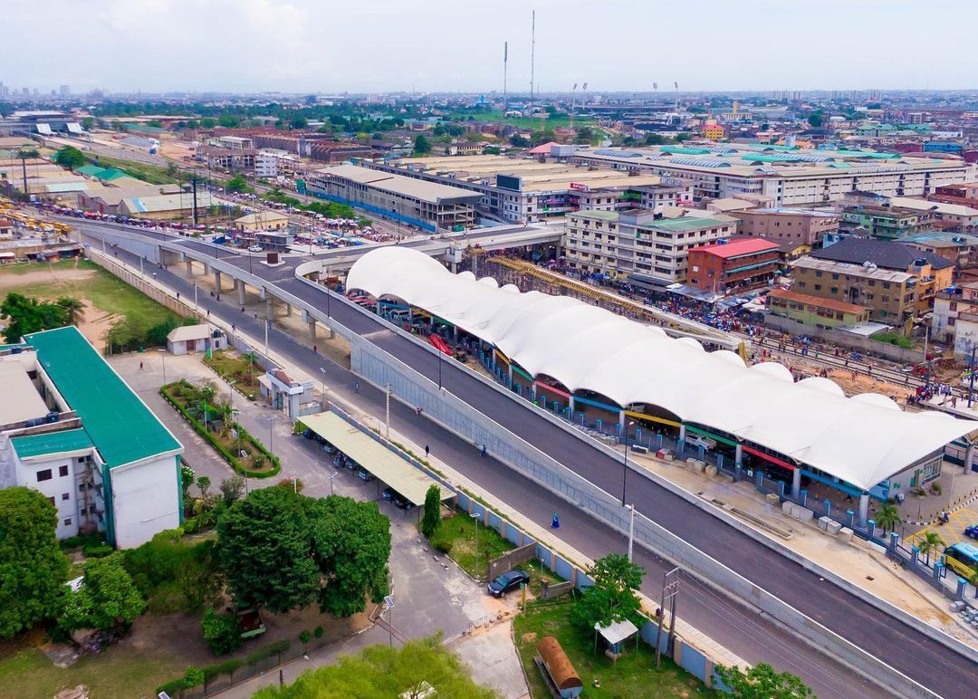 Lamataonline's tweet photo. Lagos Rail Mass Transit - Yaba Station #LRMT #redline #yaba
#LASG #LAMATA #keepingLagosmoving https://t.co/9MYUVlbsTl