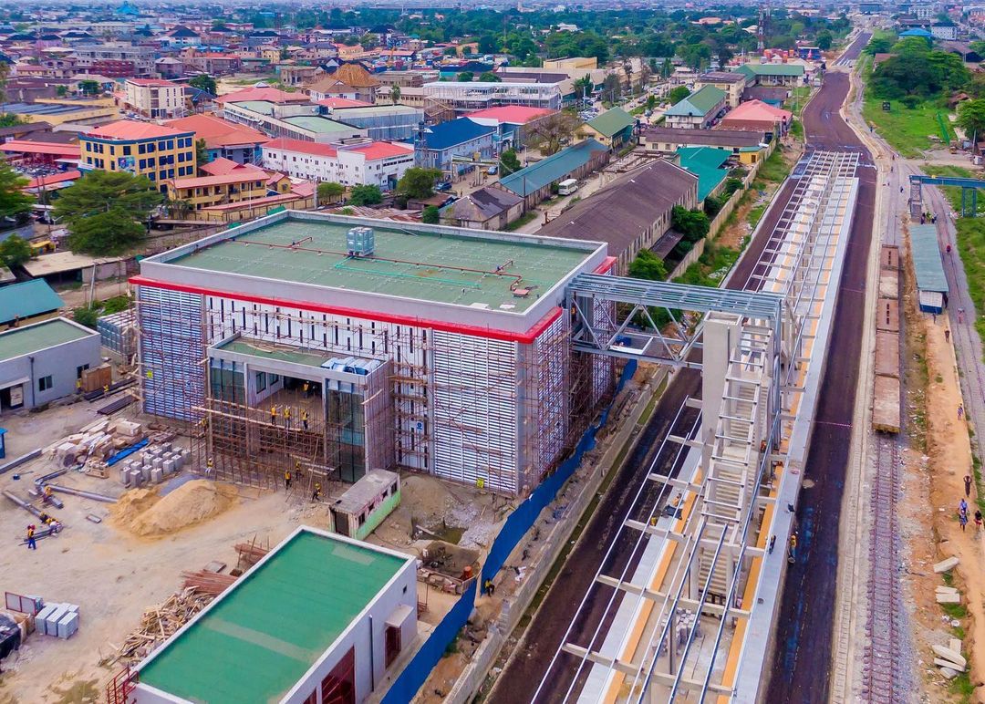 Lamataonline's tweet photo. Lagos Rail Mass Transit - Yaba Station #LRMT #redline #yaba
#LASG #LAMATA #keepingLagosmoving https://t.co/9MYUVlbsTl