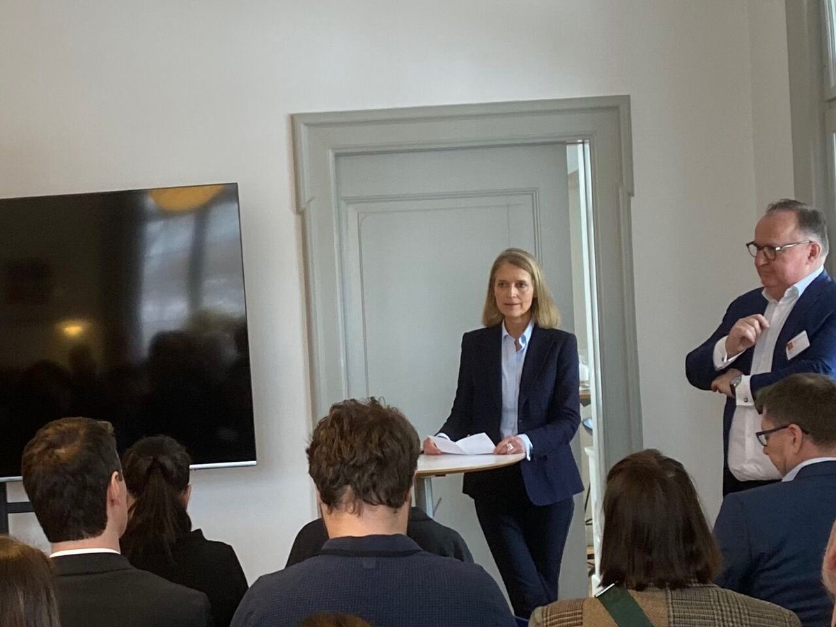 DKAmbNorway's tweet photo. En fornøjelse at byde indenfor til drøftelser om #EUID Wallet, udfordringer og perspektiver. Tusen takk til alle deltagere for stort engagement og spændende refleksioner #netcompany #Digdir #EU_Commission #Nav #DFØ Digital Norway #abelia #Teknologirådet m fl https://t.co/PYhdvxfqtw