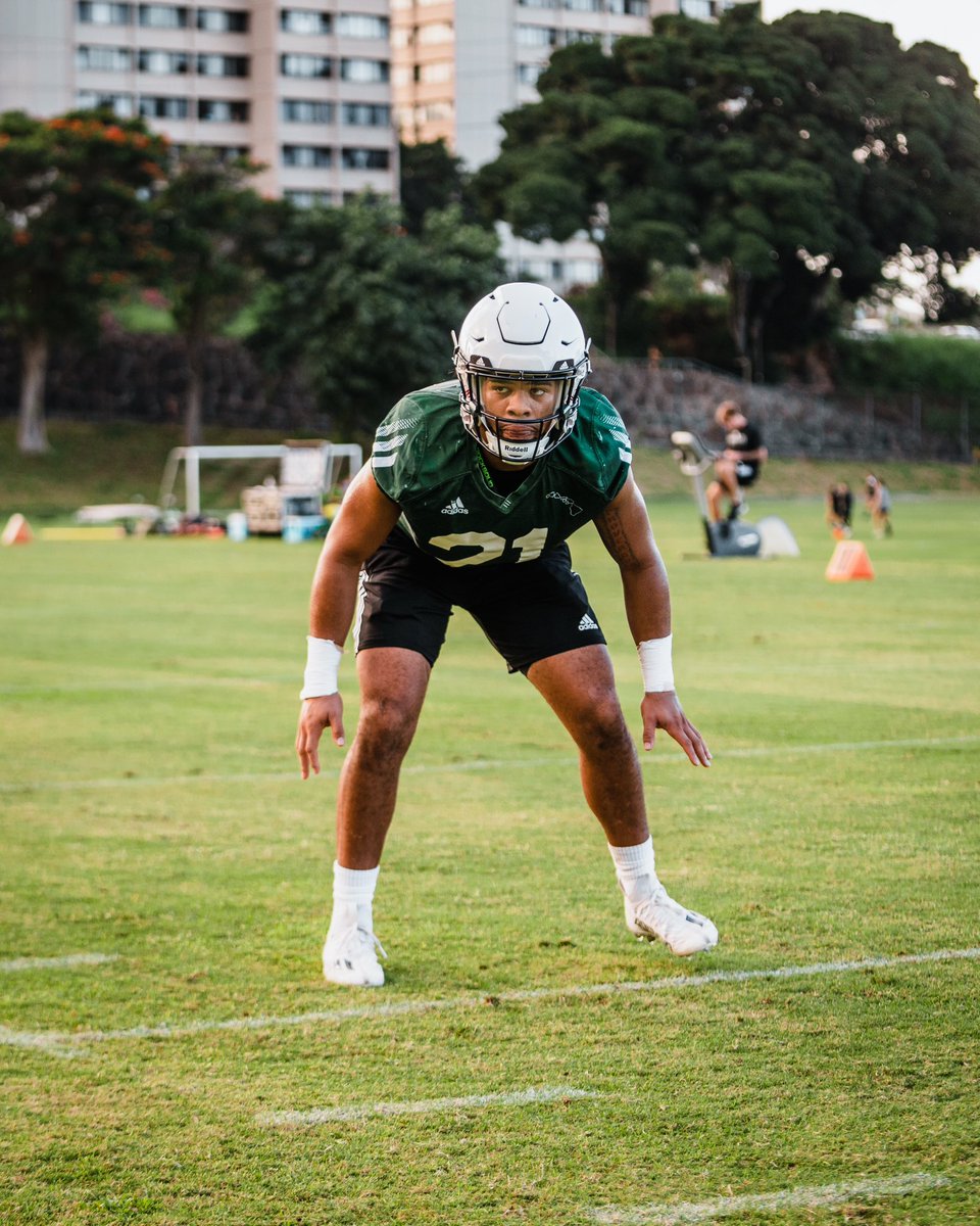justinsinclaiir's tweet photo. Thanking GOD daily for putting me in this position ππ½ #springball #gobows #hawaiifootball #ForDa808 #BRADDAHHOOD https://t.co/Etxw1iSrKG