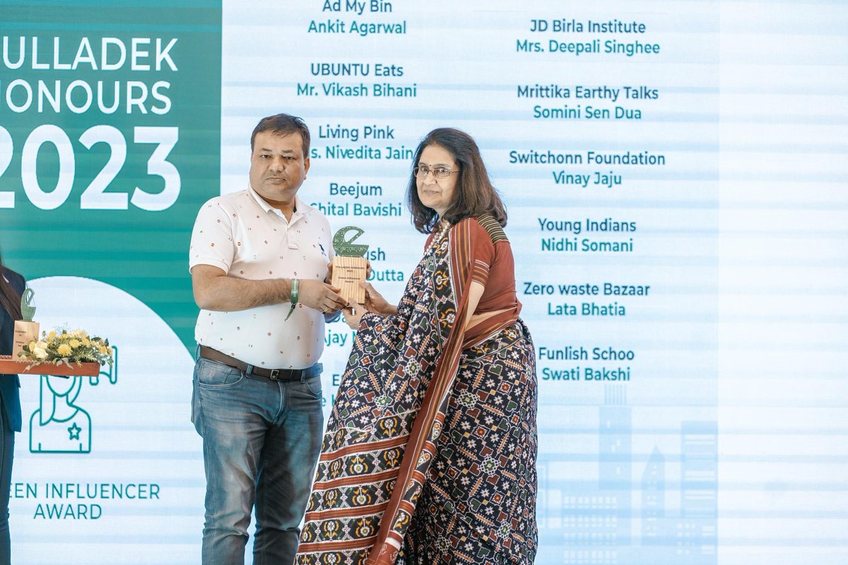 The winners of Green #Influencer Award at #HulladekHonours2023 were - Mr. Ankit Agarwal from @greencleanmedia, Mr. @NiritDatta from ButtRush, Ms. Somini Sen Dua from Mrittika Earthy Talks, Ms. Nidhi Somani from @YIndiansKolkata and Mr. @ajaymittal033 from @EarthDay @earthdayindia
