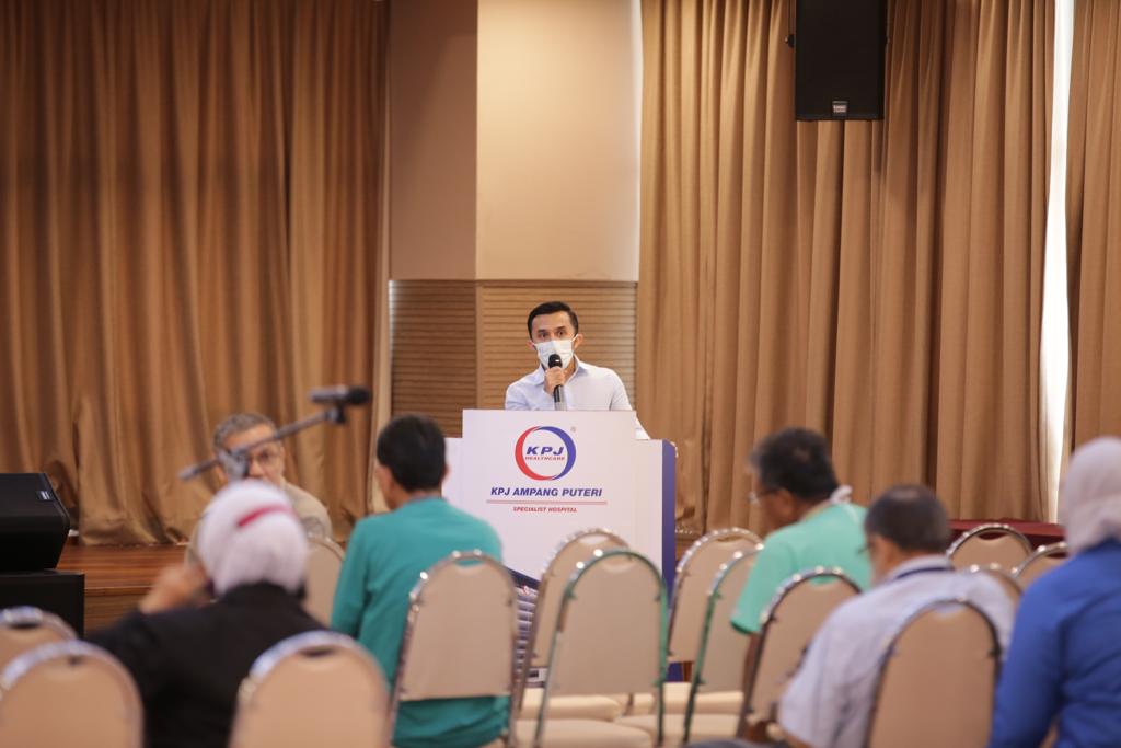 mpocHQ's tweet photo. Associate Professor Dr. Mah Siau Hui and Professor Emeritus Dr. Yuen Kah Hay, who presented the topics of "Health Attributes of #RedPalmOil and its Health Benefits" and "Benefits of Palm #Tocotrienols for the Aging Brain", respectively.
3/3
#MalaysianPalmOil #MSPO #sawit https://t.co/MJO0Rckc3H