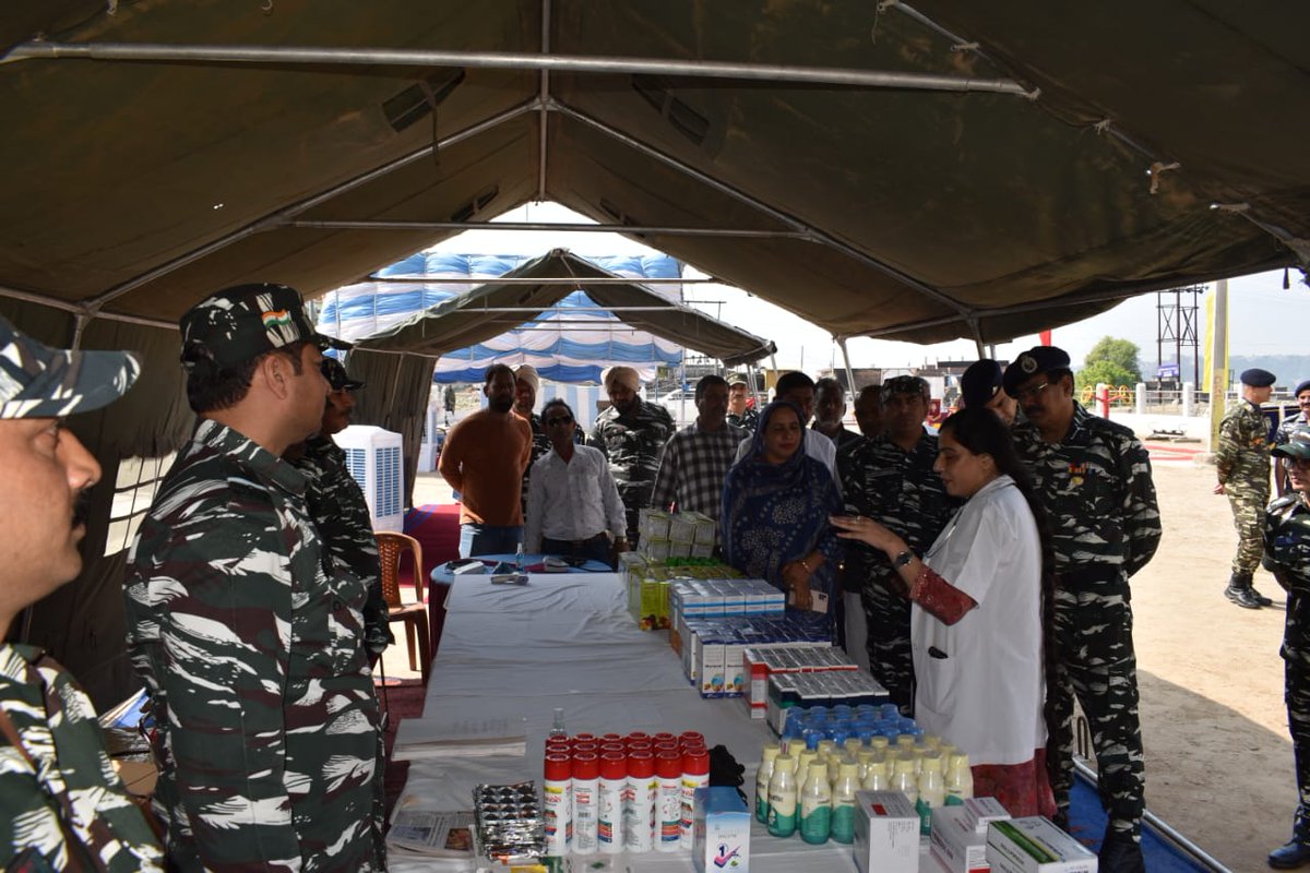 jammusector's tweet photo. #166Bn organised  free medical camp under #CivicActionProgram2023  and  conducted free medical check ups, distributed medicines to needy people of Vill Majeen &amp;Sidhra Jammu (J&amp;K). 
#CRPFinServiceToHumanity https://t.co/Hiiwy0u5w6