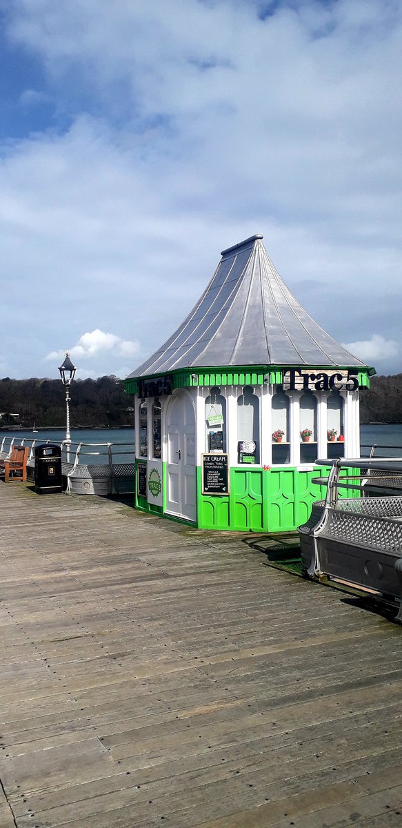 LZellas's tweet photo. Arfon Borough Council wanted to demolish Bangor Garth Pier in 1975. Bangor City Council bought it from them for 1p and saved it.
#Woodensday 
For @VimtoTime https://t.co/wAy89Yuz9J