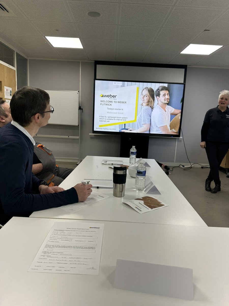 kbyrne7's tweet image. Good to see all the guys down @SGWeberUK yesterday CPD on Weber Brickwall system spent the day in Flitwick with @roytonbuilders