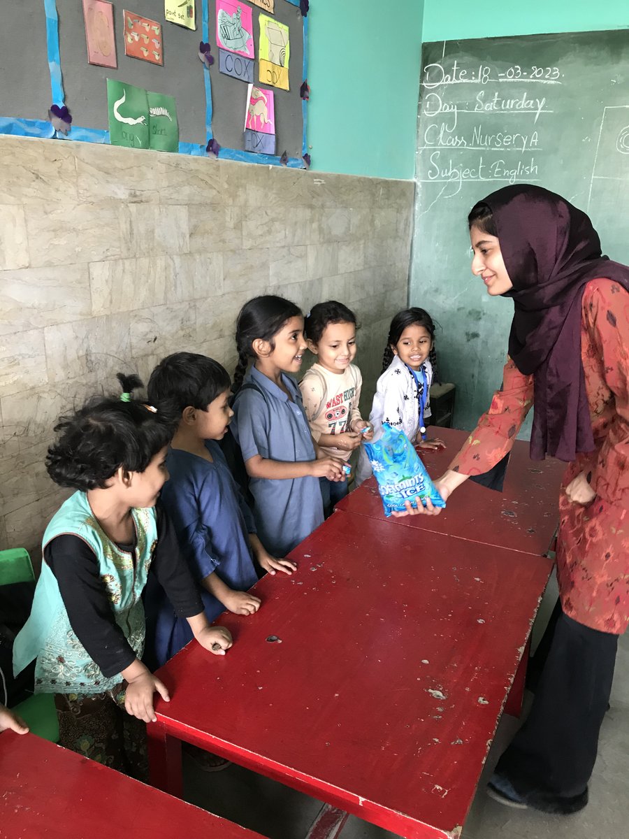 10PearlsPK's tweet photo. To gear up for the holy month of Ramadan, #EmpowerFoundation conducted a #RationDrive in Karachi, Lahore and Islamabad for the deserving families of the neighborhoods. We’re grateful to our team who came forward for this noble cause & helped provide essential food supplies 💚 https://t.co/NcdVcIxhdN