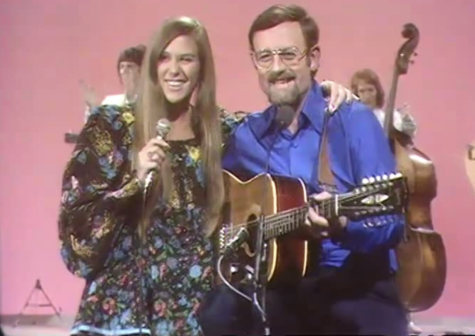 Happy 87th birthday today to the lovely talented Roger Whittaker. Listen to him on  
