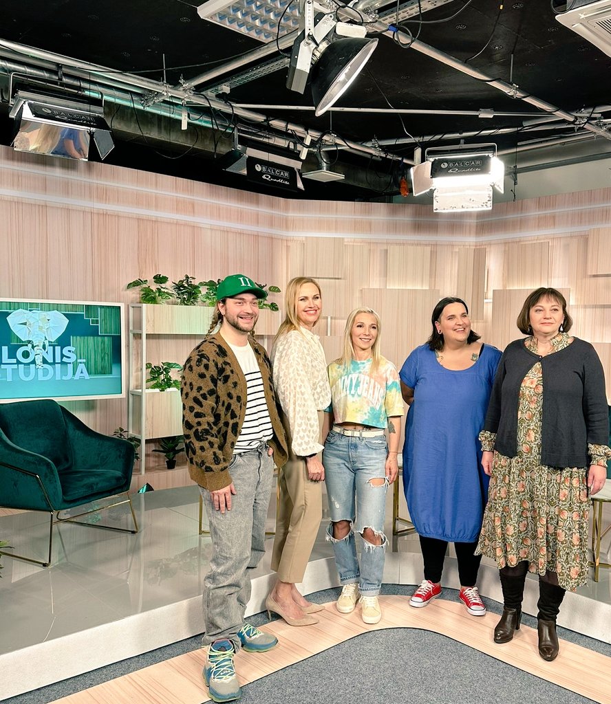 Tātad!
Slēdzam šodien iekšā TV3
17:00
Zilonis studijā
Brīnišķīgā kompānijā parunāju par to, kā sokas viendzimuma pāriem Latvijā ar un bez bērniem
#dzīvesbiedri