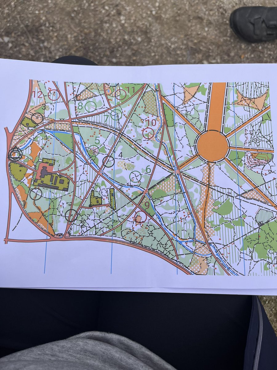 <a href="/Academie_Paris/">Académie de Paris</a> #EPS #EAFC je remercie infiniment mes deux collègues formateurs pour ces deux jours de formation Course d’Orientation, <a href="/MikaDesplanq/">Michael Desplanques</a> et Anthony Themines , courbatures apparaissent ! 🦾🏃‍♀️