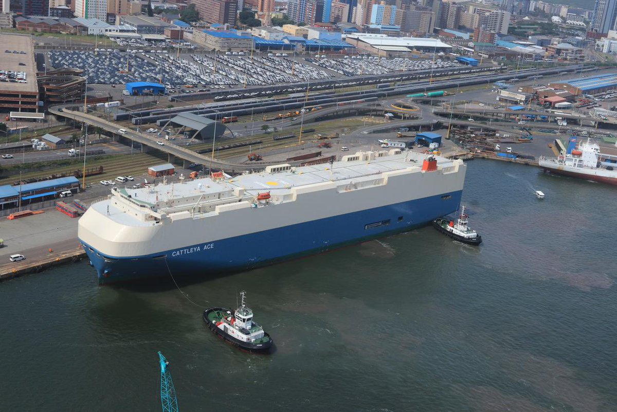 TPT_Transnet's tweet photo. Big news! 📣 Durban RoRo is poised to hit a major milestone, handling their 600,000th automobile! 🚗🎉 We couldn't have done it without our amazing team and partners. Thank you all! ❤️ #DurbanRoRo
#TPTAtWork #SeriousAboutService #AutomotiveExcellence https://t.co/IPjRiNAVR5