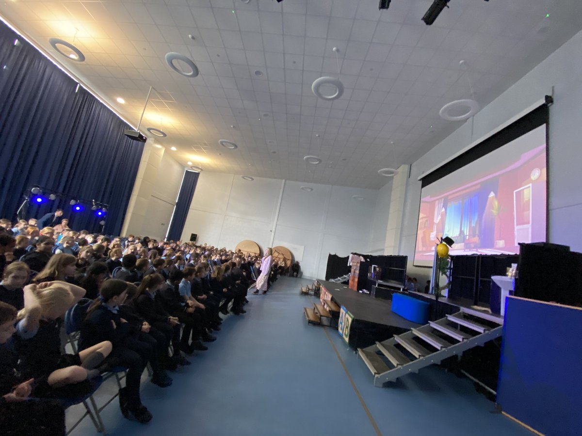 Yesterday, our fabulous #MatildaTheMusical cast did a final dress rehearsal in front of @tdsprimaryphase Years 3-6 ahead of tonight’s opening night. Tickets available on the door!! 🎉👏🏻