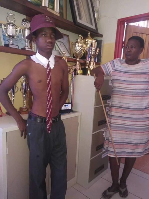 Highschool Legends😆😆
Tuambie ulishtua Shule mzima na nini👇😆