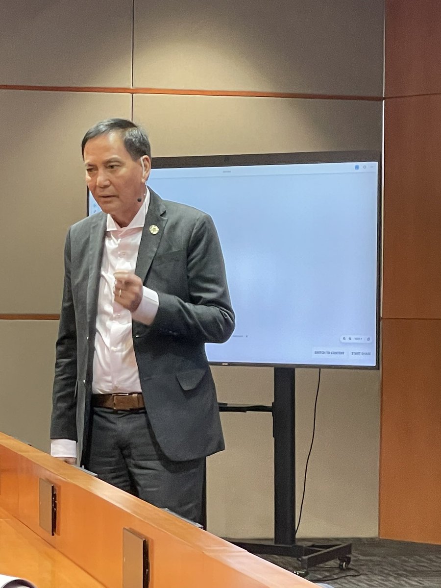 At the moment: Cebu City Mayor Mike Rama thrust is to make Cebu City like Singapore through intelligent e-governance.