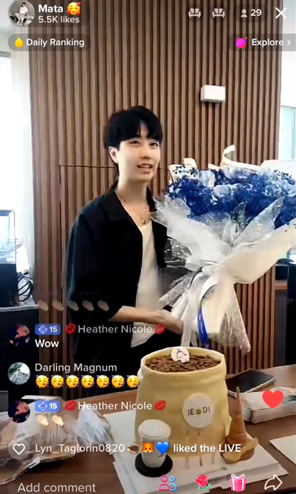 Turbulen1Magnum's tweet photo. 26 years old grandpa Best love youuuuu

#bestvittawin #bestvv #bestthebestest #happybirthdaybestest
#checkouttheseries https://t.co/24BxQp5H17