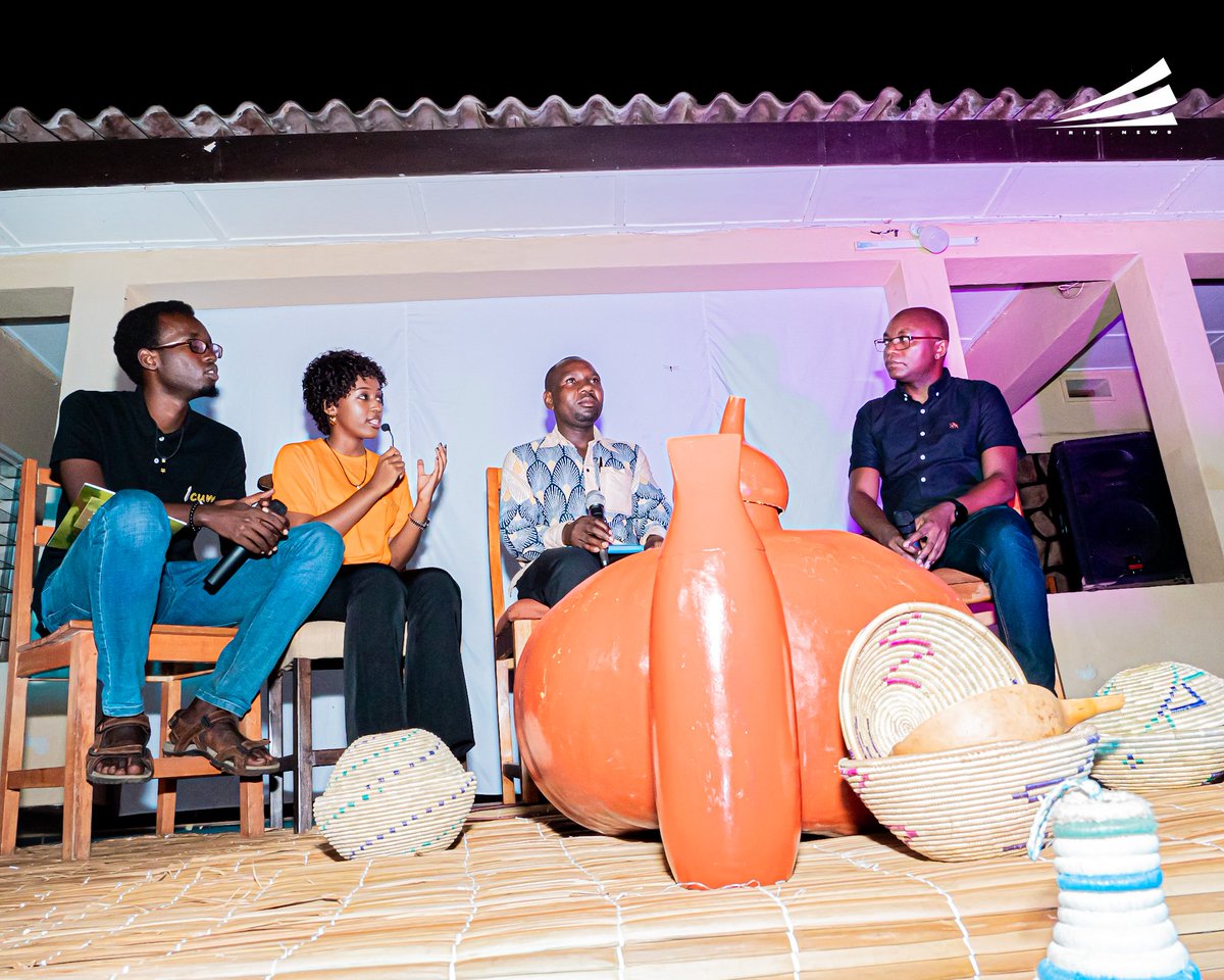 IrisNews_'s tweet photo. 🎬 Yesterday, the 6-member artist team #Icumu screened their illustrated film 'Gahanga' at @IzubaHub, retelling the story from the #Kirundi book studied in third primary school. Their project aims to depict ancient Burundians' heroic tales and life.
#Burundi https://t.co/xaiqDJBECl