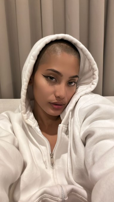 Hoodie heaven  https://t.co/WOh9lcX5wG  #emmarouge #rouge #pinaymodel #pinay #filipina #filipinamodel<a href="/tag/emmarouge"class="tags">#emmarouge</a><a href="/tag/photooftheday"class="tags"><span>#photooftheday</span></a><a href="/tag/hoodie"class="tags"><span>#hoodie</span></a><a href="/tag/filipina"class="tags"><span>#filipina</span></a><a href="/tag/rouge"class="tags"><span>#rouge</span></a><a href="/tag/pinay"class="tags"><span>#pinay</span></a>