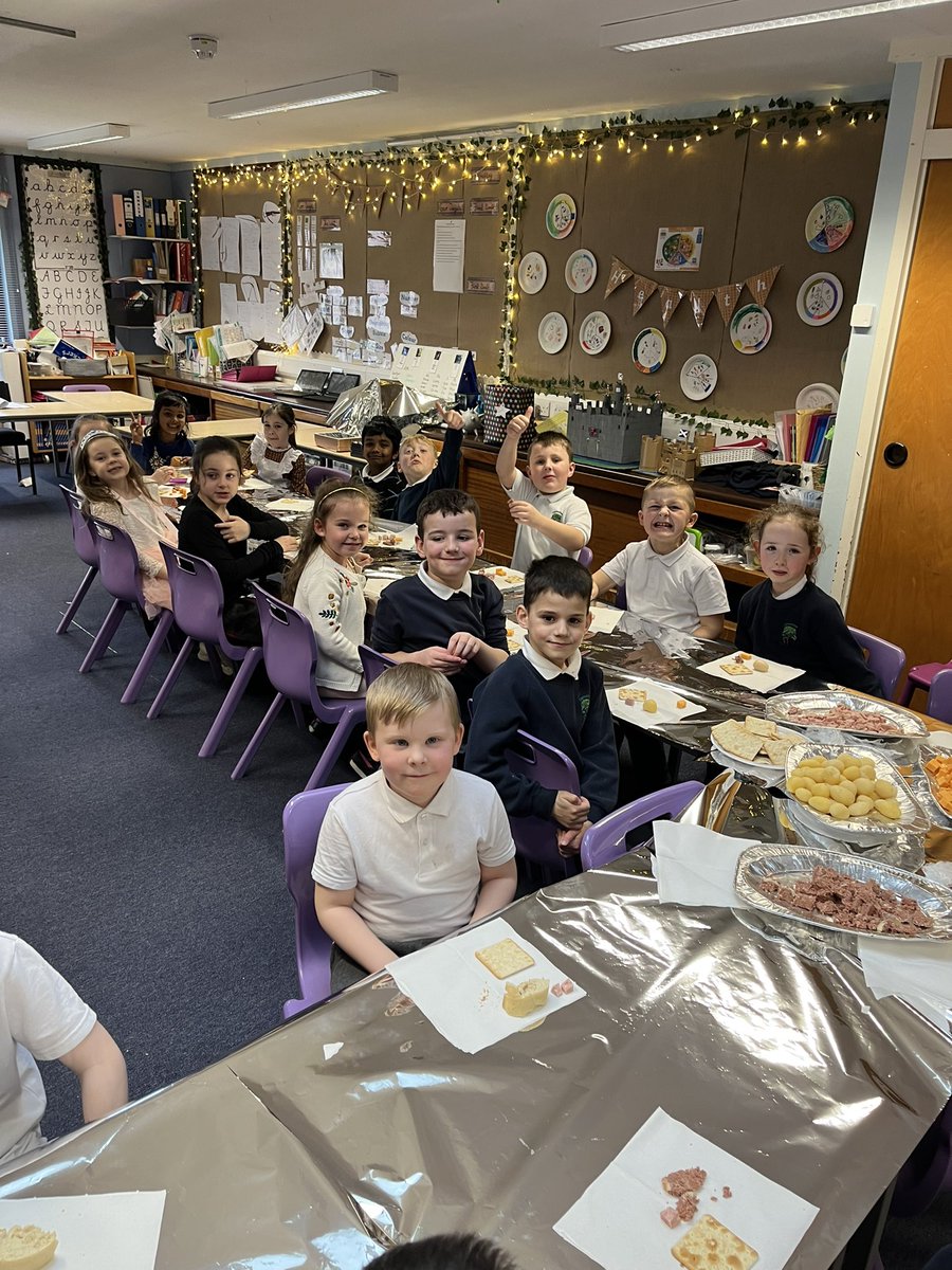 carmondean_ps's tweet photo. Primary 3 had a fantastic time at their medieval banquet. They enjoyed medieval games and a medieval feast! @MissRaffertyCPS @MissSmithCPS https://t.co/rQupfIcClX