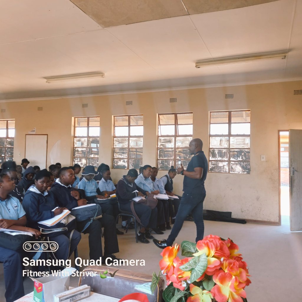 MRHMC2's tweet photo. Career Guidance underway at Jawe Jawe Secondary school, Venus GA Mashashane.
@NYDARSA @The_DSD @HeartlinesZA @PresidencyZA https://t.co/Cva1ekB0Fh