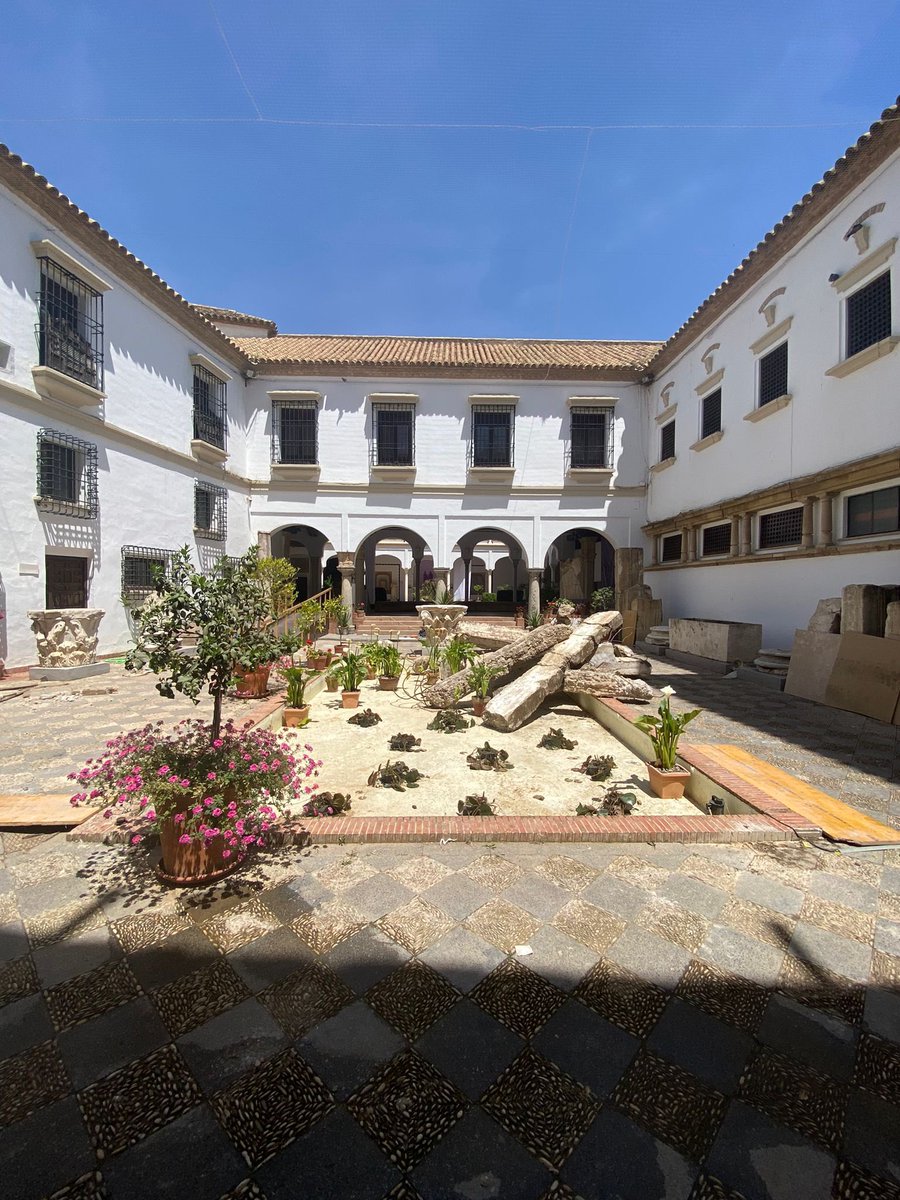 Hoy recordamos la obra de Álvaro Perdices en la pasada convocatoria, "A propósito de un Tercer Patio’. Una instalación en la que reflexionó sobre la estrecha relación entre la ruina estética y moral en la historia de España y su patrimonio. 

#CórdobaCiudaddelasIdeas