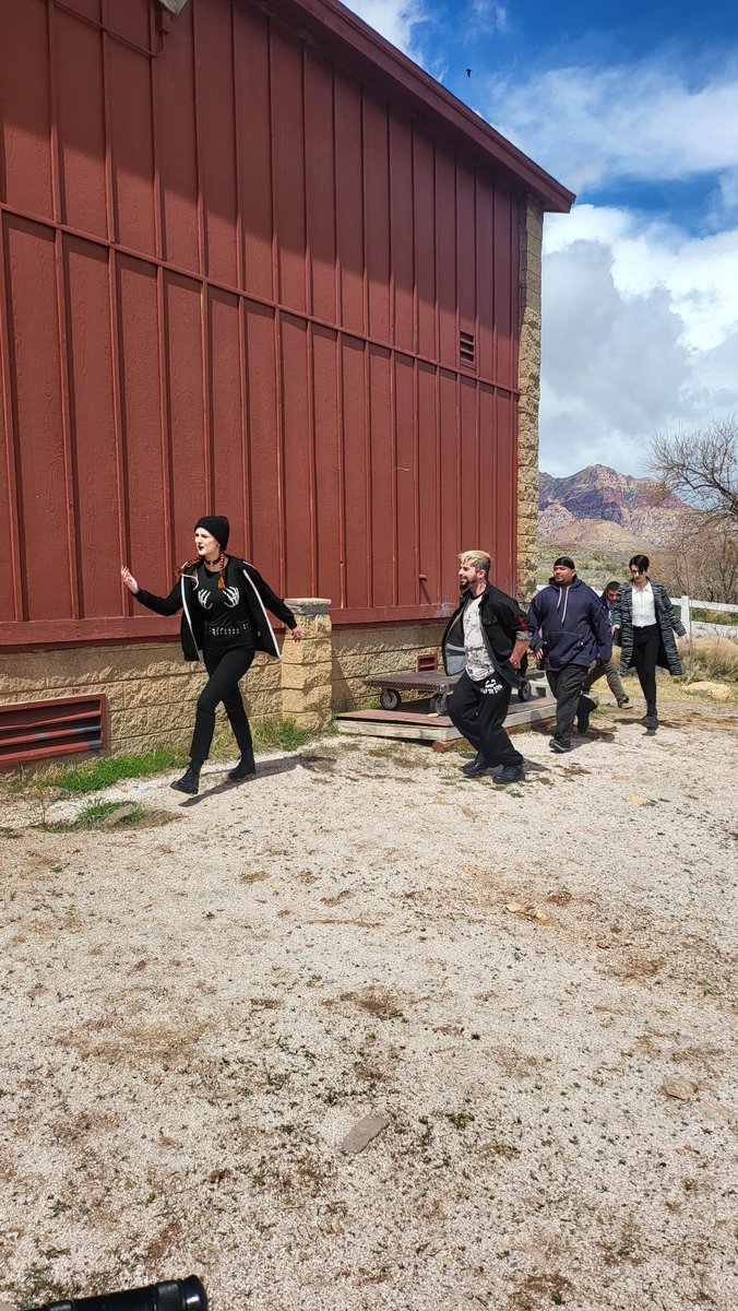 elizaberlain's tweet photo. This. is. THE FIESTY FIVE!
on set of Desert Fiends in Las Vegas, Nevada
#desertfiends
#fiestyfive
#film #actor #actress #acting https://t.co/vE16TIEtPf