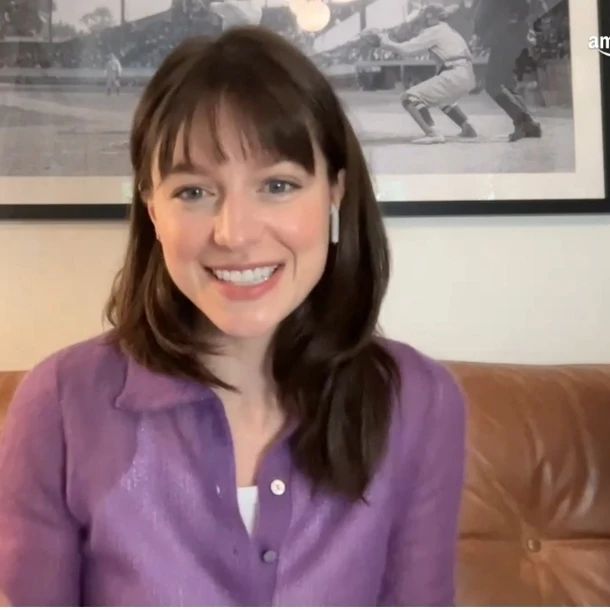 WelshdragonU's tweet photo. #MelissaBenoist - if you missed today's #AmazonLive with Melissa & her sister #JessicaBenoistYoung talking about their new book #HavensLegacy, part 2 of #ThePowers series, you can watch it using the link in the tweet below. https://t.co/uzcyNk96Lx