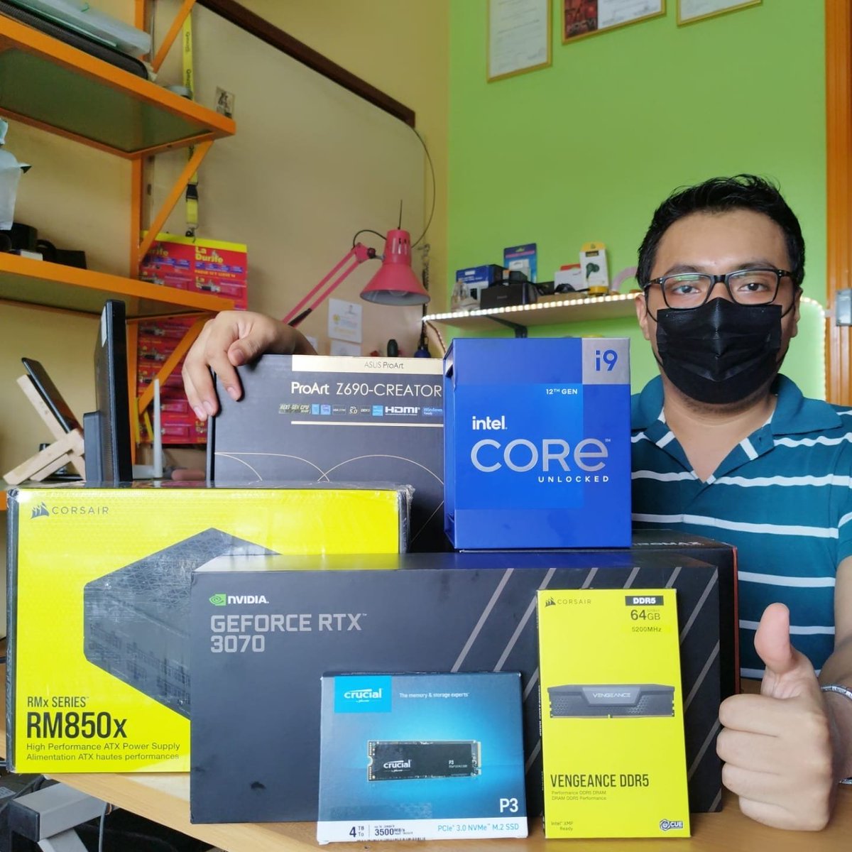 😍 Ensamblaje de una PC para un cliente!
Procesador <a href="/intel_la/">Intel Latin America</a>  i9 12900k <a href="/IntelGaming/">Intel Gaming</a> <a href="/intel/">Intel</a> 
Placa <a href="/ASUS/">ASUS</a> ProArt Z690-CREATOR WIFI
Fuente, Case y RAM <a href="/CORSAIR/">CORSAIR</a> RM850x - Crystal 680X RGB y 64GB DDR5
SSD M.2  NvMe <a href="/CrucialLATAM/">Crucial LATAM</a> 4TB <a href="/CrucialMemory/">Crucial Memory</a> 
GPU <a href="/NVIDIAGeForce/">NVIDIA GeForce</a> RTX 3070 <a href="/nvidia/">NVIDIA</a>