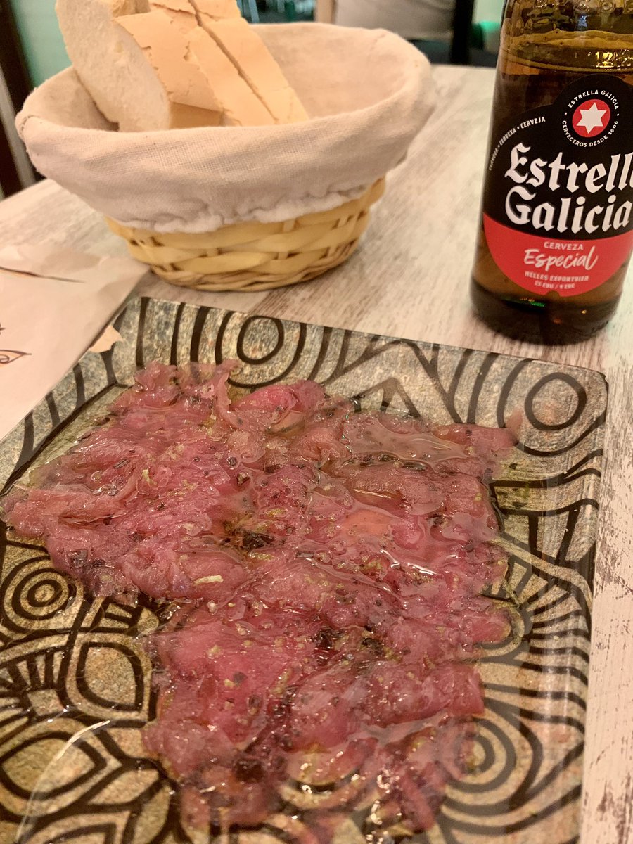 Blogdestina2's tweet image. #SemanaSanta2023 en #Mérida Una decisión acertada. La ciudad tiene mucho encanto, y además se come muy bien. Para dormir @paradores, para nuestra primera cena #NaturaGastroart (el manjar de atún #imperdible) y después un paseo hasta la #PlazaDeEspaña para ver la Procesión.