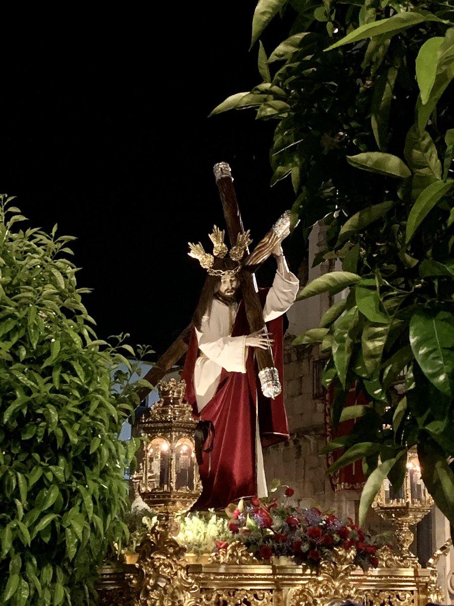 Blogdestina2's tweet image. #SemanaSanta2023 en #Mérida Una decisión acertada. La ciudad tiene mucho encanto, y además se come muy bien. Para dormir @paradores, para nuestra primera cena #NaturaGastroart (el manjar de atún #imperdible) y después un paseo hasta la #PlazaDeEspaña para ver la Procesión.