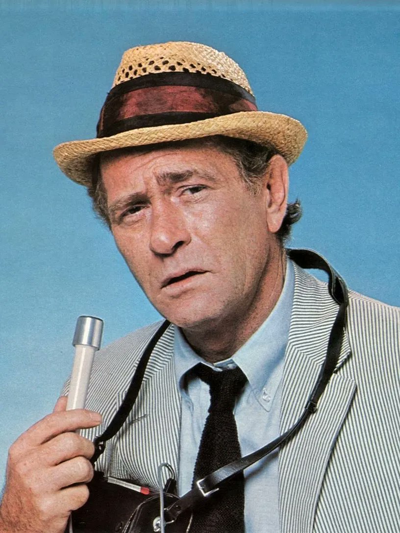 EugWSerra's tweet photo. Remembering the late, great Darren McGavin - born on this day in 1922. #DarrenMcGavin #KolchakTheNightStalker #DeadHeat #HappyHellNight https://t.co/JpllY09ckf
