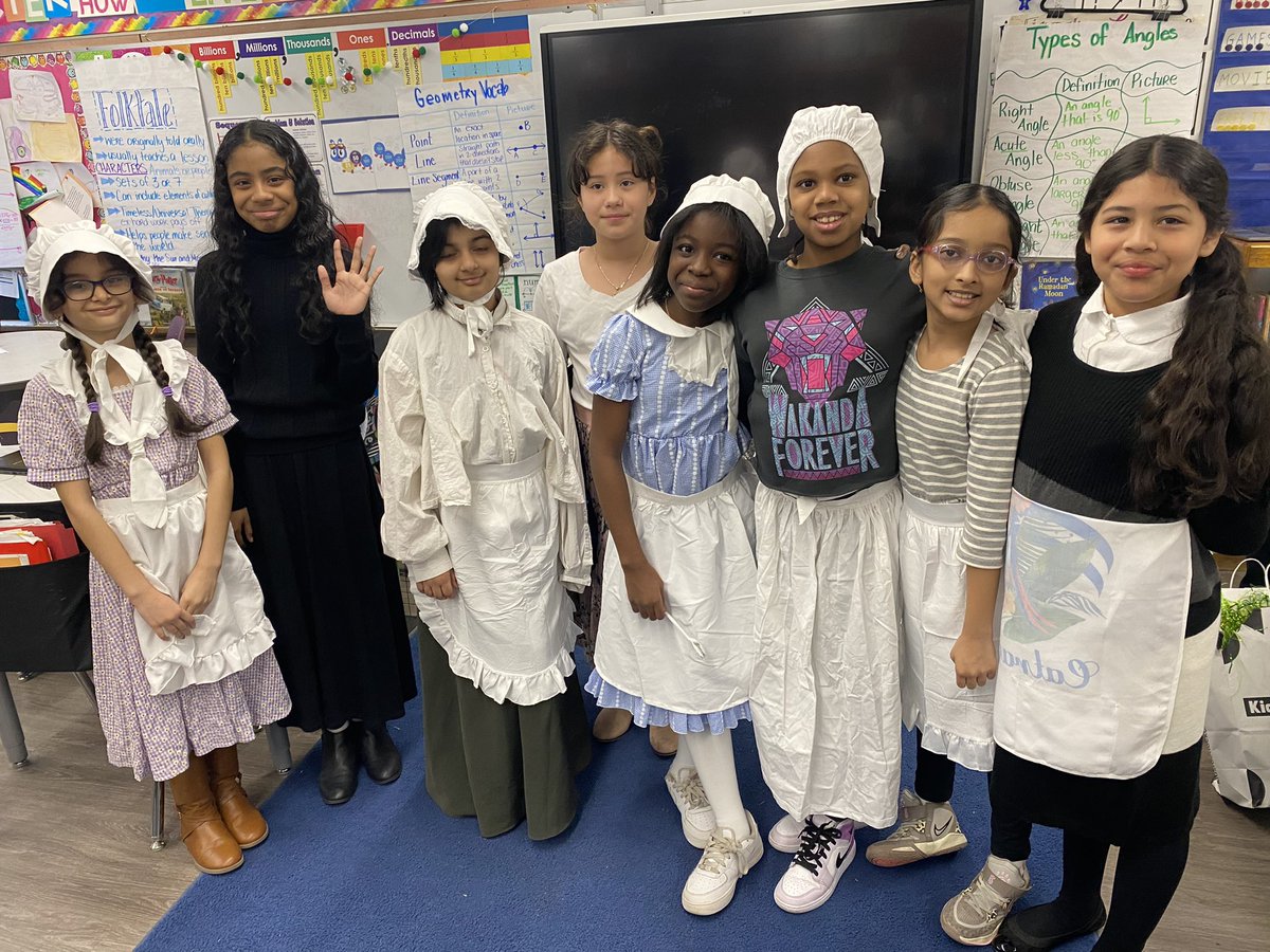 Colonial Day fun! 👒 <a href="/Ms_Byrnes5th/">Ms Byrnes</a> <a href="/HowellRoadVS13/">Howell Road Elementary School</a> #happeningathowell