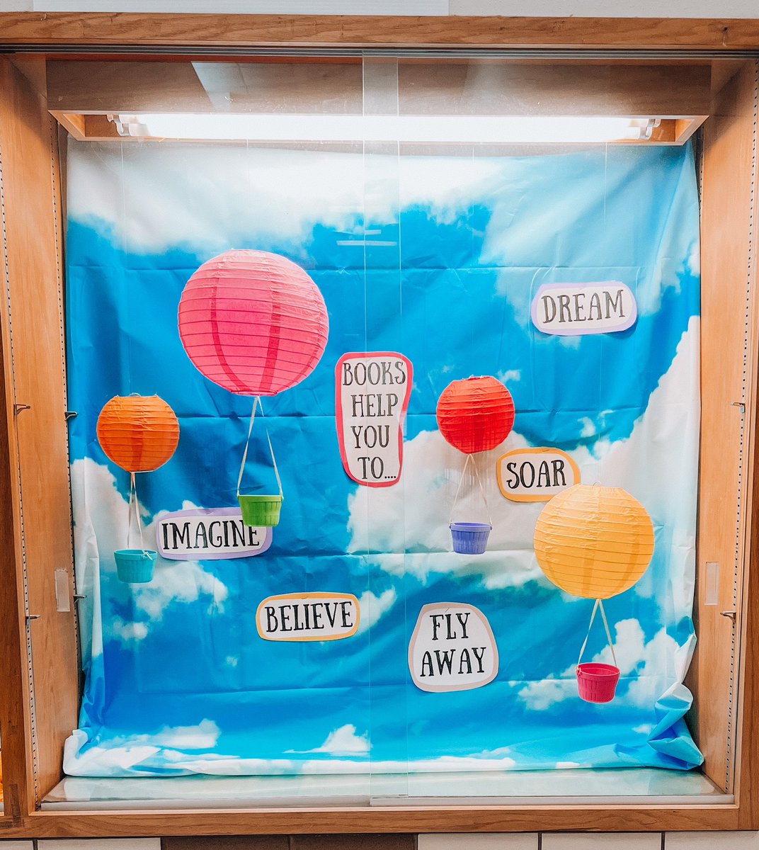 Spring displays are up at the <a href="/ClarkMSCougars/">Cougar Pride</a> library! Enticing and inviting displays help guide our readers to their next adventure and makes it exciting! It’s always fun to showcase books in a creative way! @FISD_Libraries