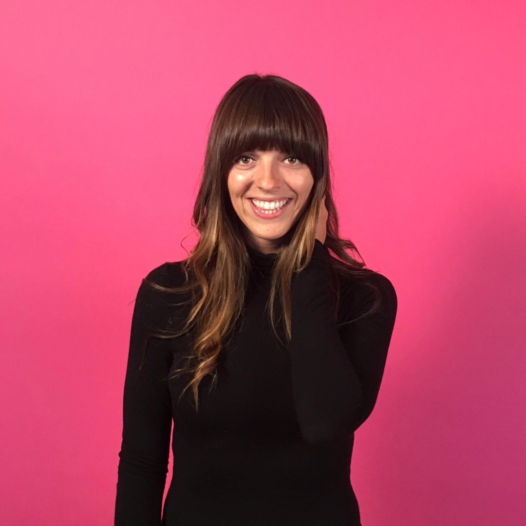 womentalkdesign's tweet photo. #speakerfeature 👋 meet @STahran 

After establishing the discipline at _The New Yorker_, she built out and now leads a team of writers across publications as the the Director of UX Content Design at Condé Nast.

We asked her a few questions about speaking. Here’s what she shared https://t.co/CnJnWHqvMk