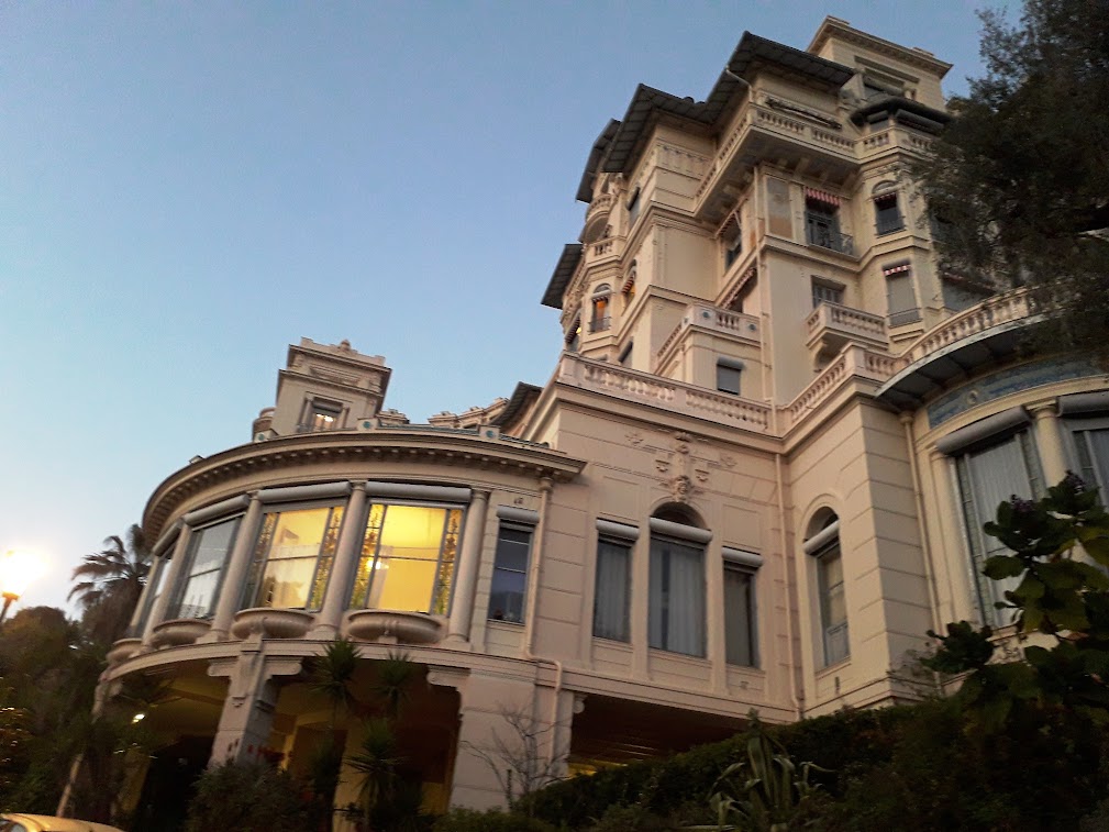 franceinphotos's tweet image. Wednesday is for windows of Paris - Menton #Wednesdayforwindows #Architechture #architecturee