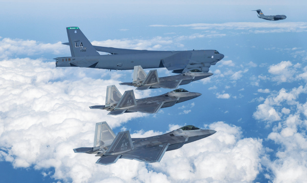 韓国と米国は、少なくとも米国の核搭載戦略爆撃機B-52H1機が参加する合同航空訓練を行う。
 arab.news/w4s5s 
x.com/arabnews/statu…