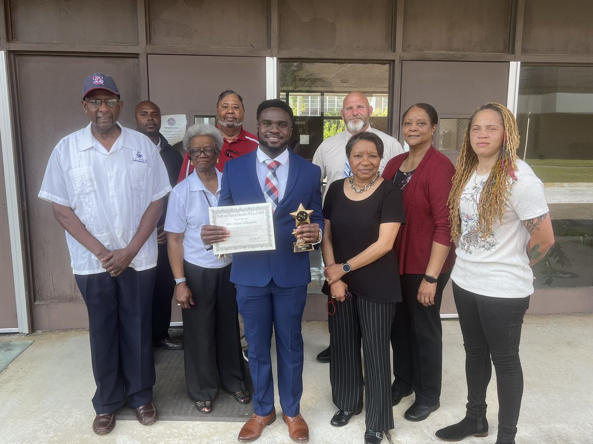 Congratulations to one of the best around! Coach Jelani Ellington was inducted into the South Carolina State University Health and Physical Education Hall of Fame today! We are very proud of him! #WinTheDay #FORGE ⚒️