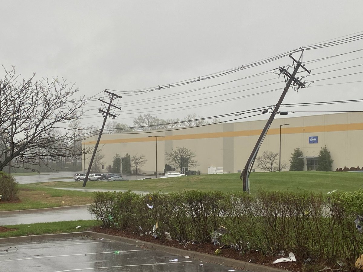 AmandaHall55's tweet photo. @MarcWeinbergWX Robards Ln https://t.co/KiYyk3QBdb