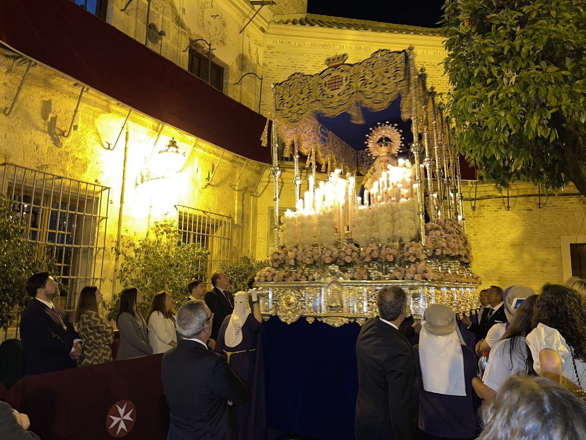 Los concejales del PP acompañando a la Hdad. de Ntro. Padre Jesús a su paso por el Ayuntamiento. Nuestra enhorabuena a la hermandad.