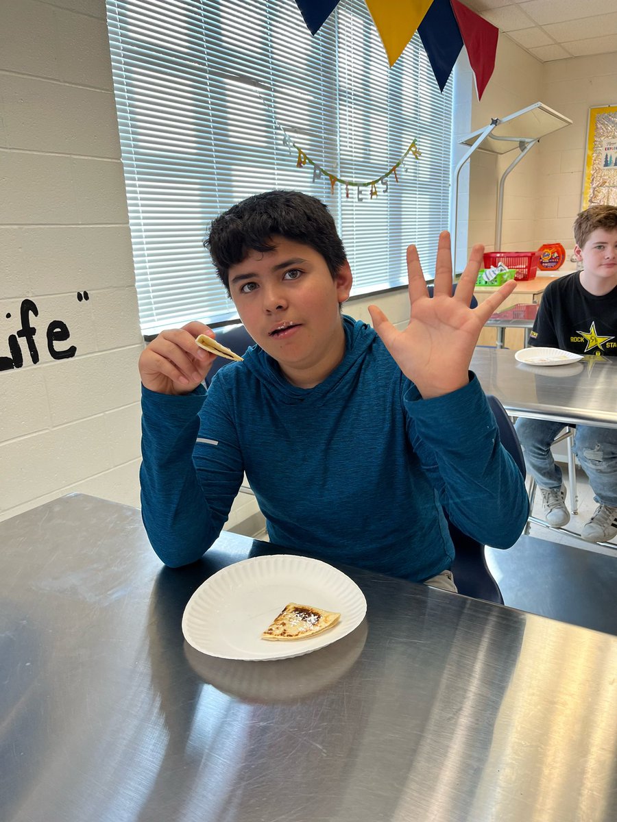 MACS_CTE's tweet photo. Check out these amazing chefs in @#FamilyConsumerSciences class!! Chocolate Quesadillas…yes please! #cookingskillsforall #ExploreMore 🍫🥘👩‍🍳🙌✅@MACSchools @NCFCSEd @Levi_Goins @mel_sparks5 https://t.co/InI0vnzhay