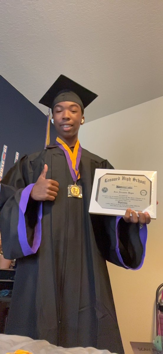 _dawnmontgomery's tweet image. Y’all. It’s happening. I cannot 🥹🥹🥹 #SeanB #SeniorYear #Grad2023