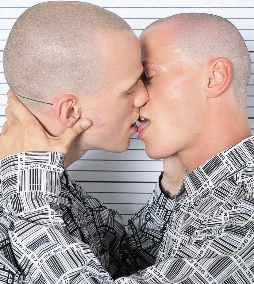 Slave31201302's tweet photo. All Skinheads look like a Skinhead.  It's our strength. https://t.co/TDmEQKGlJI